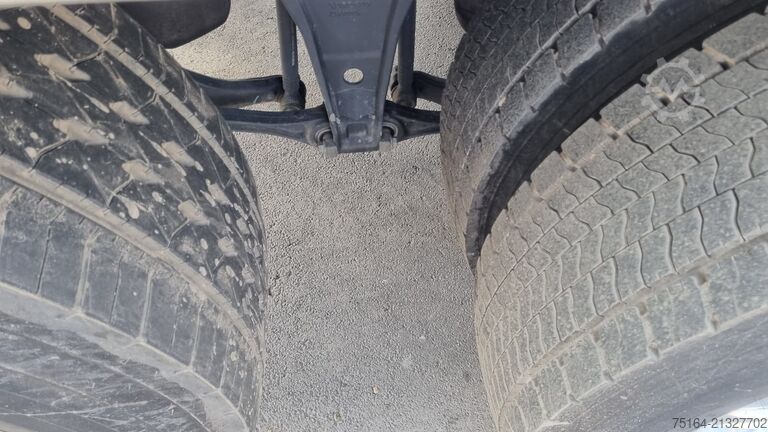 Tipper truck Volvo FMX 420 6x2 Bordmatik Thermo mit Kran