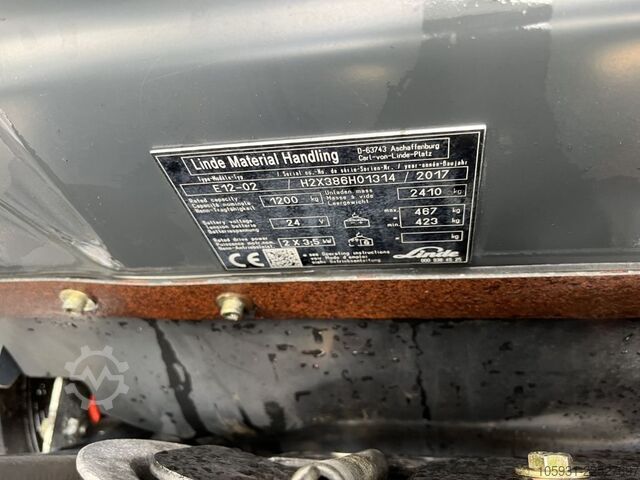 Electric 3-wheel forklift Linde E12-02