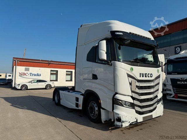 Volume tractor unit IVECO S-WAY 530 * RETARDER * 2 X TANK * ACC * WENIG KM