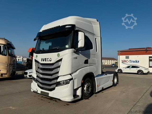 Volume tractor unit IVECO S-WAY 530 * RETARDER * 2 X TANK * ACC * WENIG KM