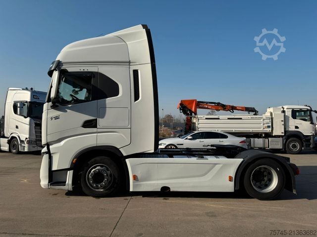 Volume tractor unit IVECO S-WAY 530 * RETARDER * 2 X TANK * ACC * WENIG KM