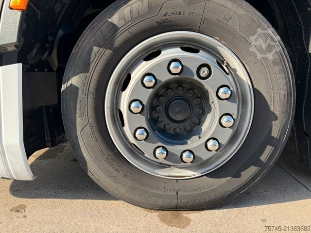 Volume tractor unit IVECO S-WAY 530 * RETARDER * 2 X TANK * ACC * WENIG KM