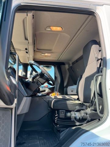 Standard tractor unit SCANIA P 450 * RETARDER * FLACHDACH * STANDHEIZUNG *3 X