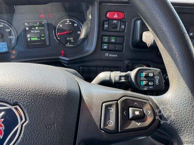 Standard tractor unit SCANIA P 450 * RETARDER * FLACHDACH * STANDHEIZUNG *3 X