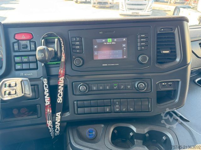 Standard tractor unit SCANIA P 450 * RETARDER * FLACHDACH * STANDHEIZUNG *3 X