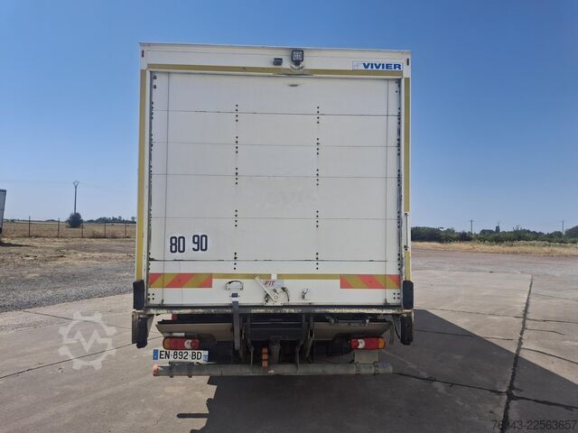 Box truck RENAULT D12-240 - E6