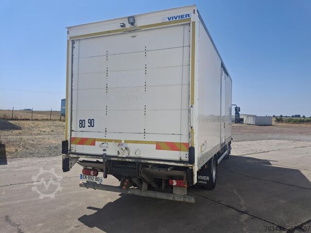 Box truck RENAULT D12-240 - E6