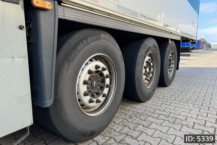Refrigerated/frozen transport Schmitz Cargobull SKO 24 / Meathang / Disk / Carrier Vector 1950 ...
