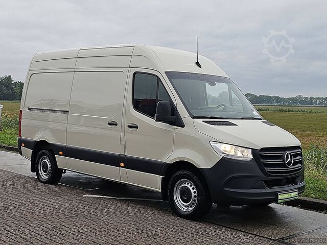 High-roof van MERCEDES-BENZ SPRINTER 311 L2H2 RWD Mbux Airco!