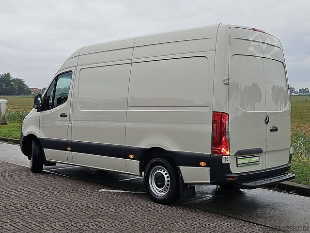 High-roof van MERCEDES-BENZ SPRINTER 311 L2H2 RWD Mbux Airco!