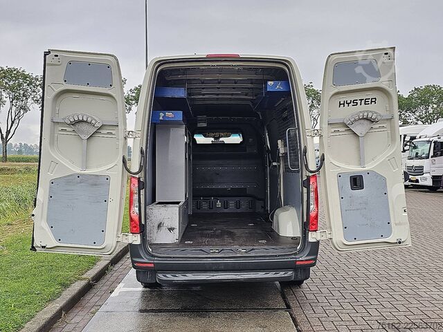 High-roof van MERCEDES-BENZ SPRINTER 311 L2H2 RWD Mbux Airco!