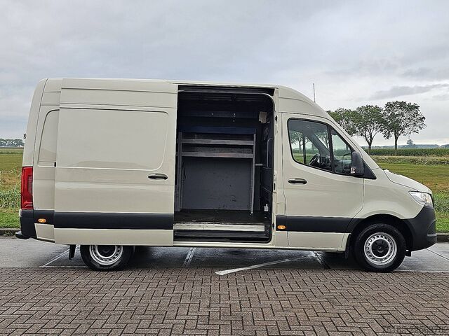 High-roof van MERCEDES-BENZ SPRINTER 311 L2H2 RWD Mbux Airco!