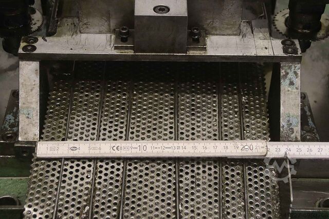 Milling machine with two spindles unbekannt Zweispindel-Fräsmaschine