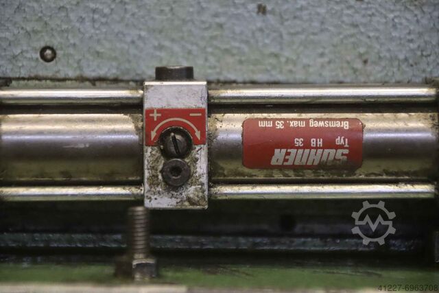 Milling machine with two spindles unbekannt Zweispindel-Fräsmaschine