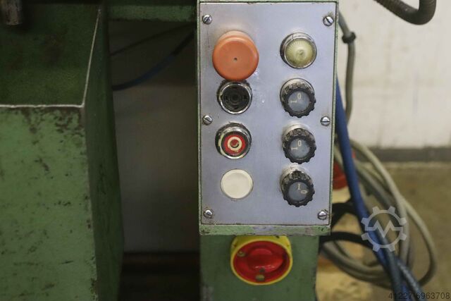 Milling machine with two spindles unbekannt Zweispindel-Fräsmaschine