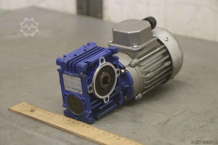 Getriebemotor 0,06 kW 17 U/min Motovario** NMRV/030  T50B4