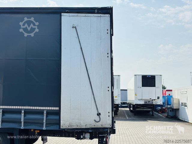 Auflieger mit Pritsche & Plane Schmitz Cargobull Curtainsider Mega Getränke