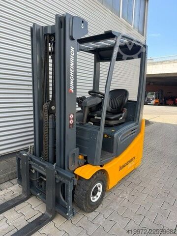 Electric 3-wheel forklift Jungheinrich EFG215