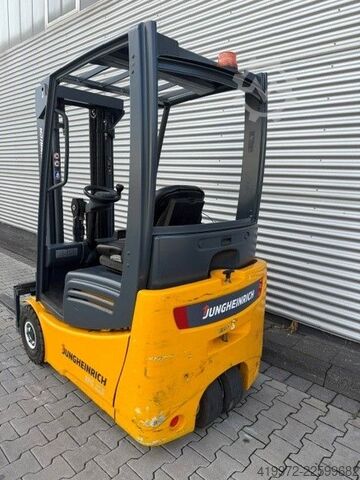 Electric 3-wheel forklift Jungheinrich EFG215