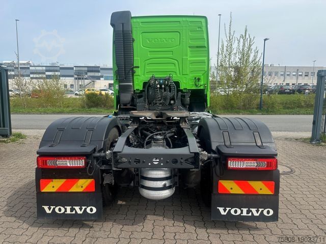 Hazardous materials truck VOLVO FH460 Flachdach ADR Hydraulik  ACC Leder Alcoa