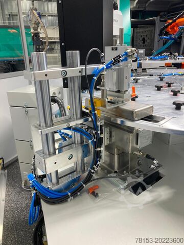Multi-material injection moulding machine Arburg Allrounder 630A