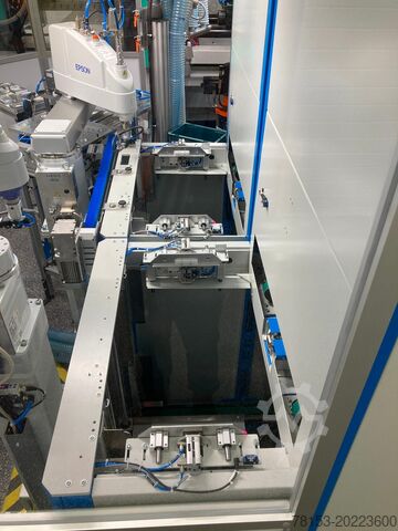Multi-material injection moulding machine Arburg Allrounder 630A