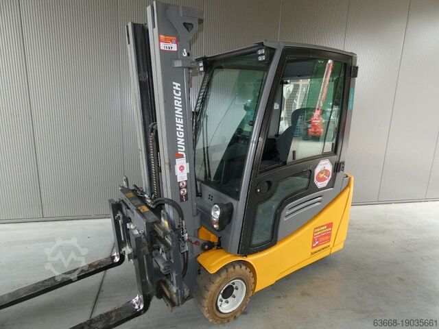 Electric 3-wheel forklift Jungheinrich EFG 220