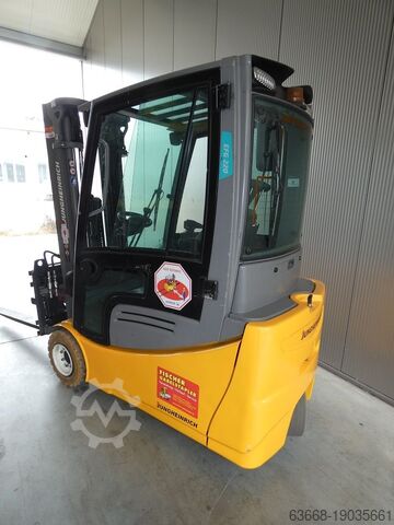 Electric 3-wheel forklift Jungheinrich EFG 220