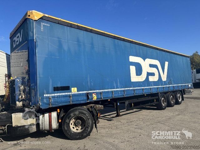 Open semitrailer with tarp Schmitz Cargobull Semitrailer Curtainsider Standard