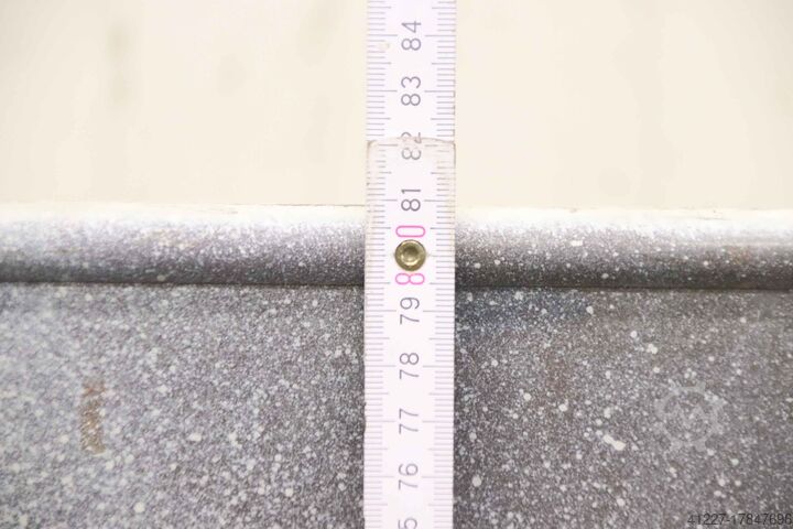 Conveyor belt with feed hopper unbekannt 3,4/6,6 m/min 745 x 190 mm