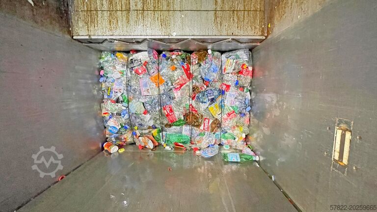 Komplette PET Presslinie 2040 mit Förderband PET-Plätter und PSS System BOA PET Recyclinganlage