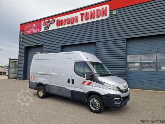 Box van Iveco Daily 35C18
