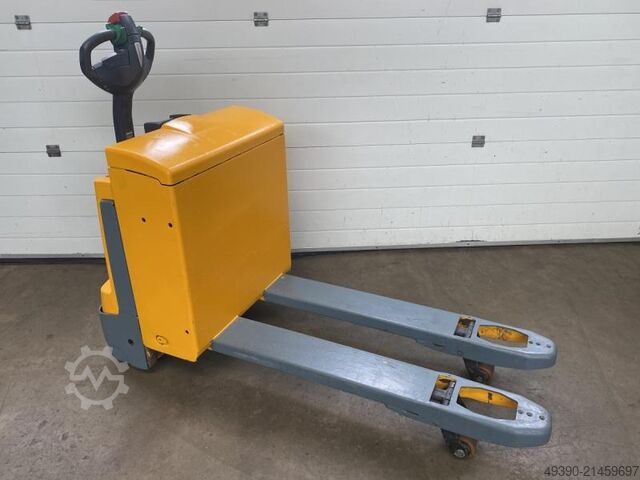 Electric pedestrian stacker, low-lift pallet truck, pallet truck (Ameise), pedestrian stacker, palle JUNGHEINRICH EJE 116