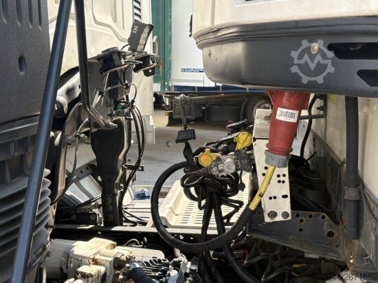 Kompletter Zug IVECO CITY KüHLER, CARRIER 1950 ELEKTROGENERATORBETRIEB üBER SZM,  LADEBORDWAND