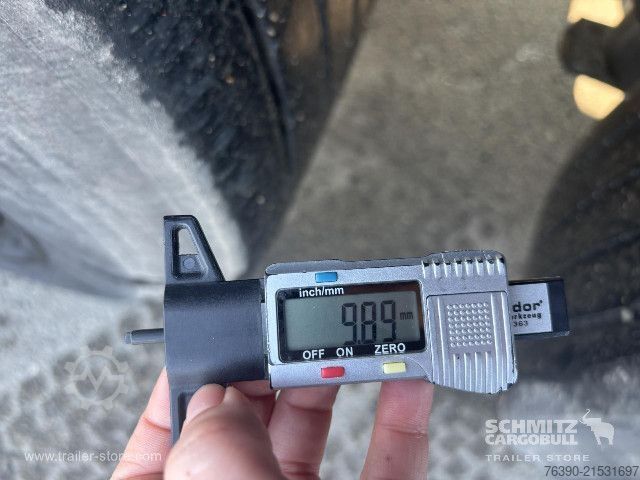 Auflieger mit Pritsche & Plane Schmitz Cargobull Semitrailer Curtainsider Standard