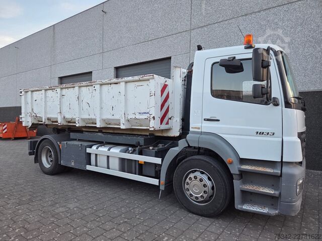Hakenarmsystem Mercedes-Benz Axor 1833 Hooklift system + hydr.lock
