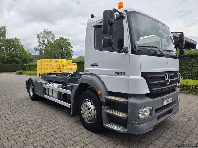 Hakenarmsystem Mercedes-Benz Axor 1833 Hooklift system + hydr.lock