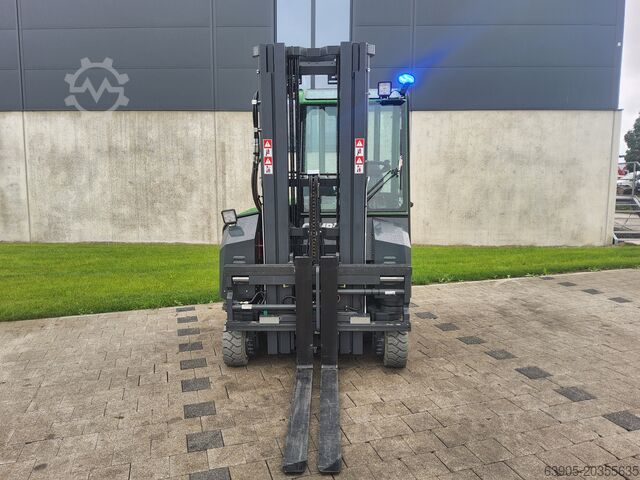 4-Wege Stapler Combilift CBE 3000