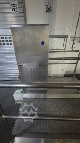 Pass-through, bidirectional hygiene station STORM 