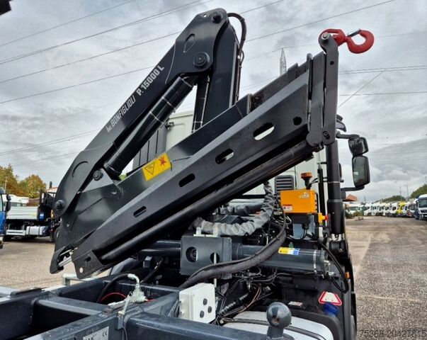 Truck with crane and tipper Iveco STRALIS 260S31