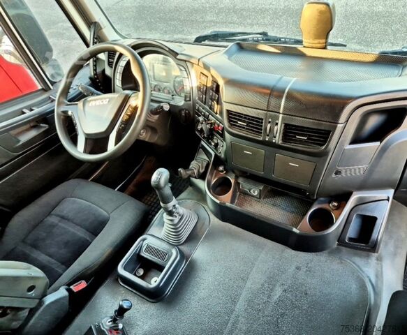 Truck with crane and tipper Iveco STRALIS 260S31