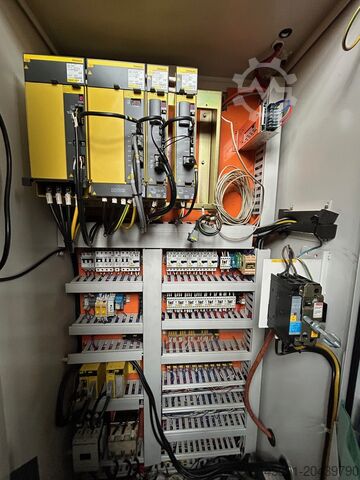 Vertikales Bearbeitungszentrum DAEWOO Mynx 540, 4.axis