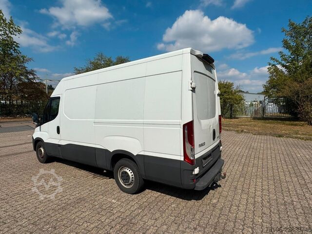 Panel van IVECO Daily 35S16 Hi-Matic Kastenwagen L2H2