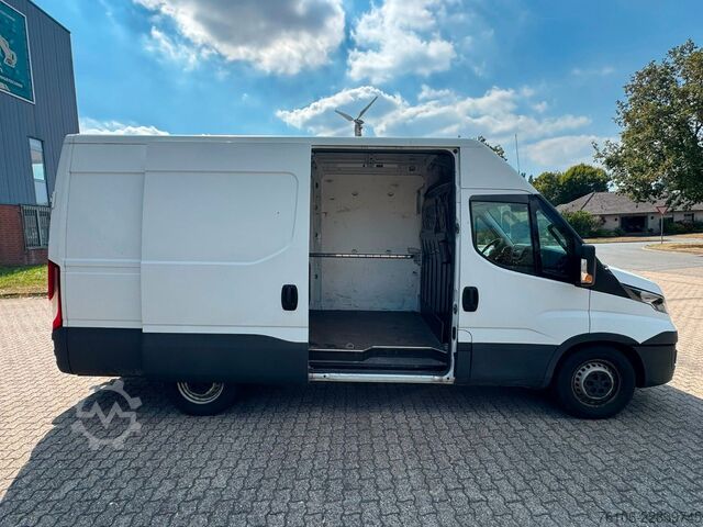 Panel van IVECO Daily 35S16 Hi-Matic Kastenwagen L2H2
