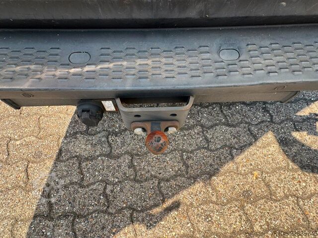 Panel van IVECO Daily 35S16 Hi-Matic Kastenwagen L2H2