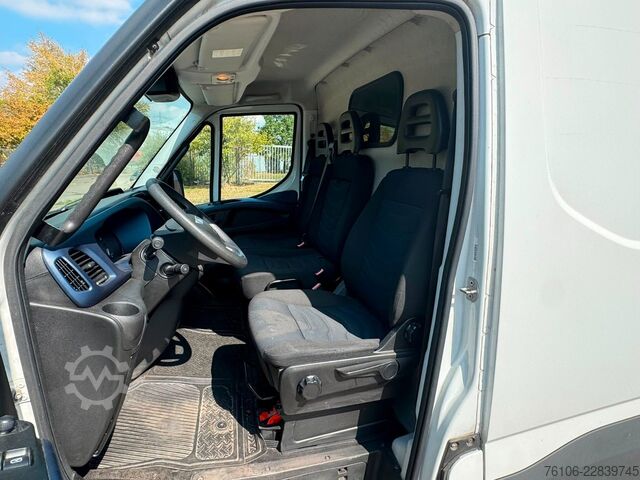 Panel van IVECO Daily 35S16 Hi-Matic Kastenwagen L2H2
