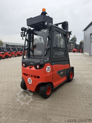 Electric 4-wheel forklift Linde E30H-01/600