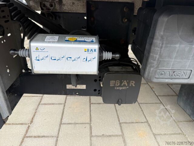 Box van MERCEDES-BENZ MB 818 L 5 m Koffer LBW 1t 2,5 t NL Klima Kamera