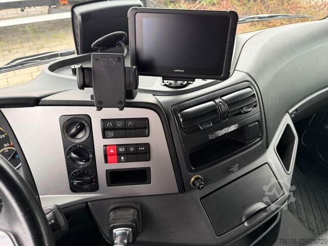 Box van MERCEDES-BENZ MB 818 L 5 m Koffer LBW 1t 2,5 t NL Klima Kamera