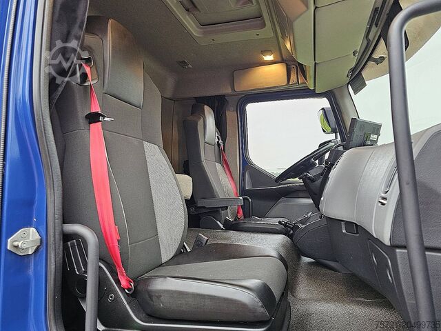 Suitcase RENAULT D 250 11.9T LIFT SIDE DOOR